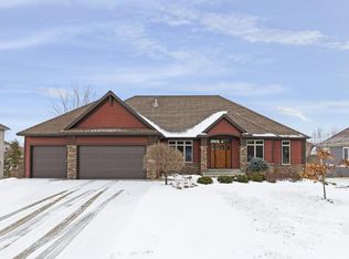 1352 Hunters Rdg, Lino Lakes, MN 55038