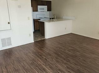 450 Wimbledon Rd #3-B, Edmond, OK 73003