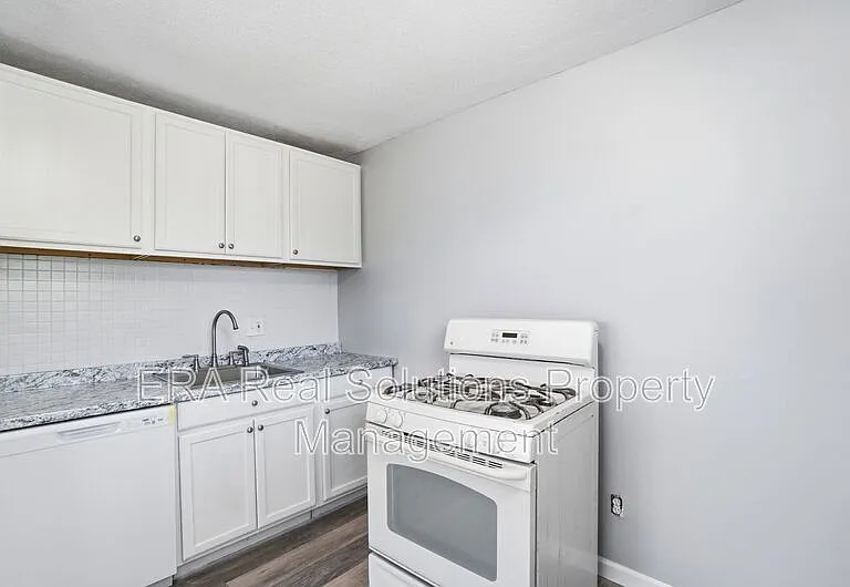 944 Leona Ave — Photo 7