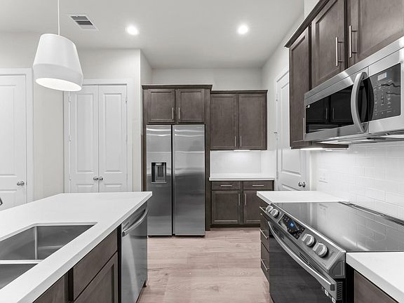 5th image of 5905 Haring Ln