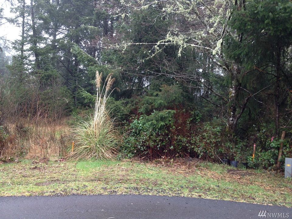 2nd image of 864 Widgeon Ct SE