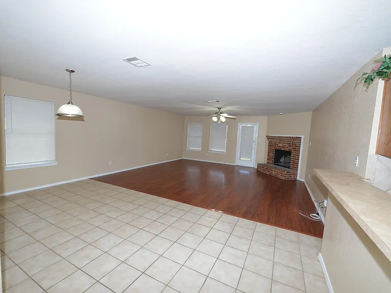 509 Cypress Ct — Photo 7