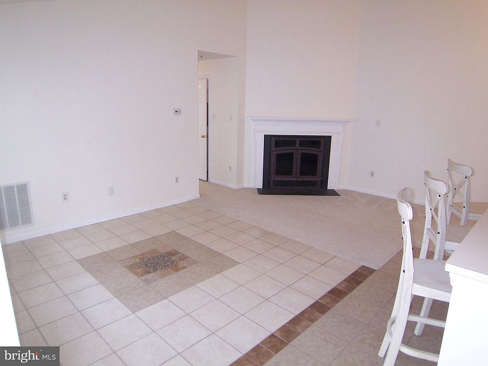1st image of 1403 Sage Ln APT L