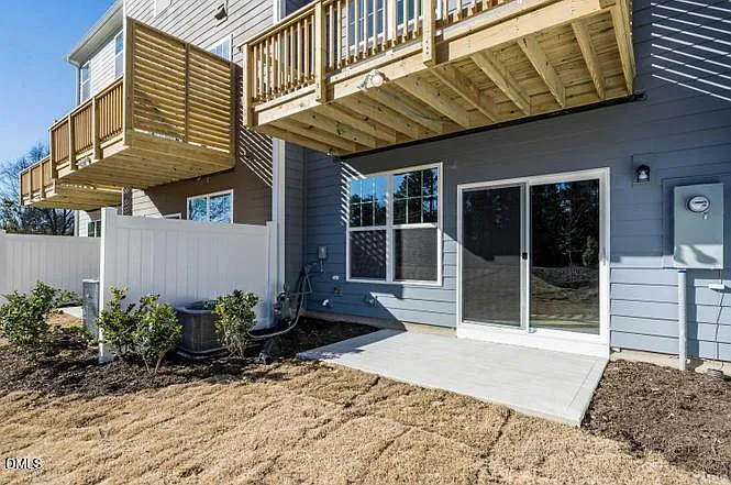 1038 Manorhaven Dr — Photo 37