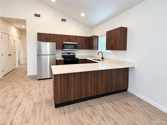 5th image of 2701 Brownjay Rd #4