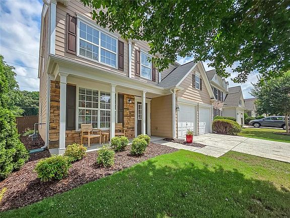 3rd image of 9025 Friarbridge Dr