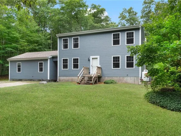 219 Fenner Hill Rd, Hope Valley, RI 02832