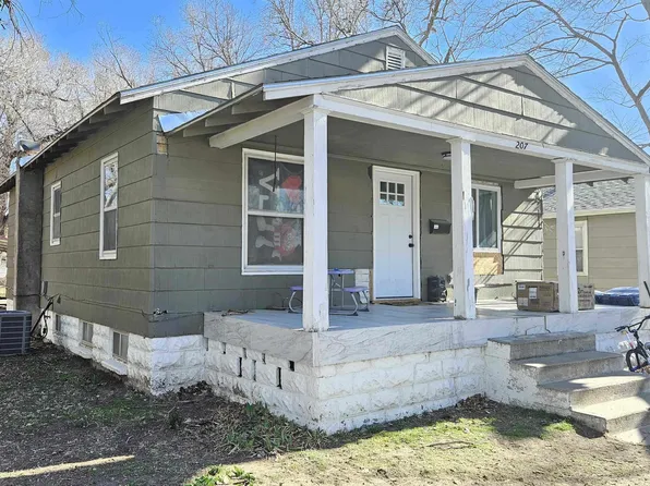207 W 4th St, Hays, KS 67601