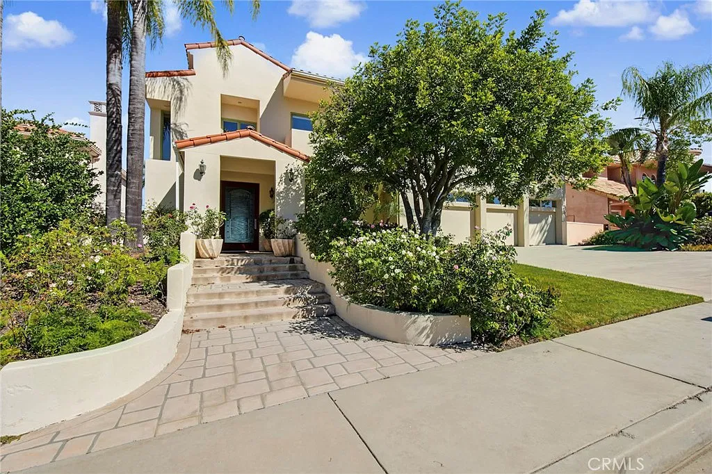 5 bed, 4989 sqft, $12,500 — Photo 1