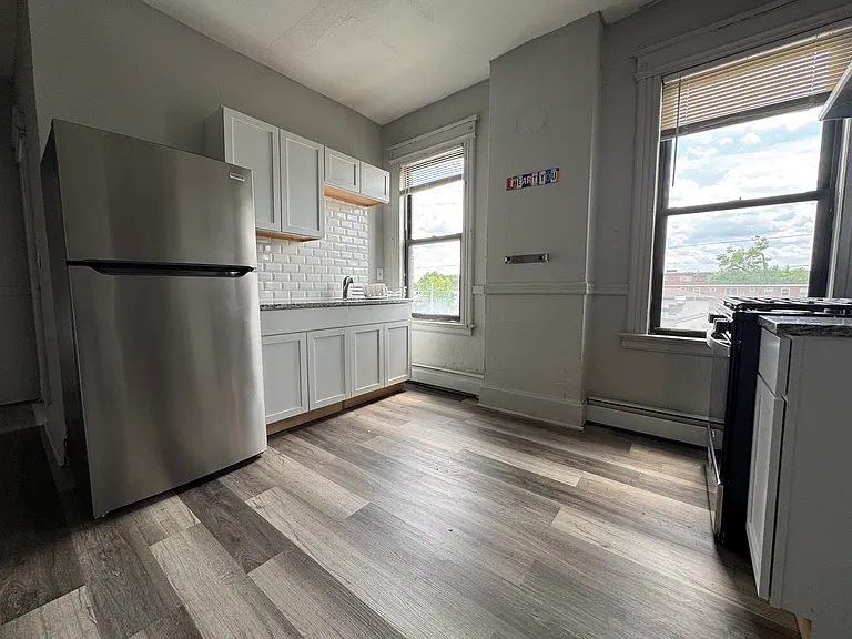 719-725 Wethersfield Ave #3BS — Photo 7