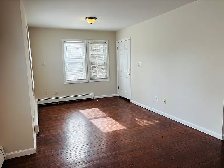146 Westbury Ave — Photo 2