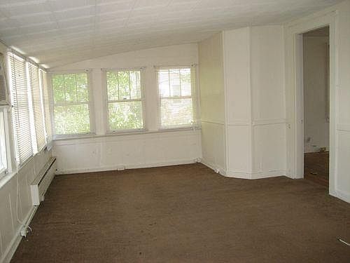 3rd image of 480 1/2 31st Ave N