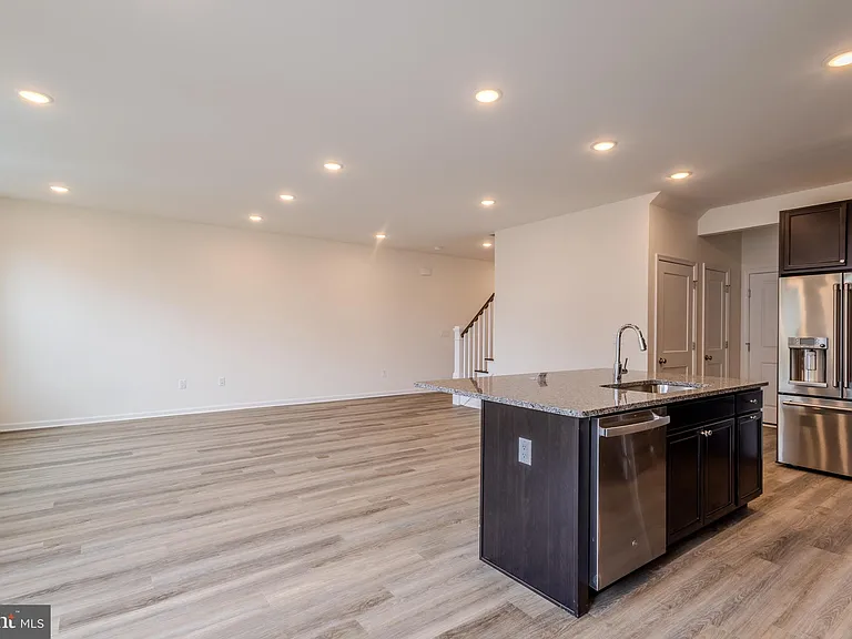 213 Harley Ln — Photo 10