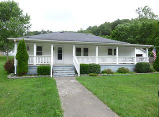 826 Blue Jay Dr, Blue Jay, WV 25813