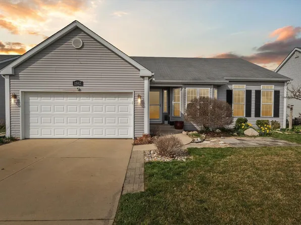 1502 Tall Grass Prairie Dr, Mishawaka, IN 46544