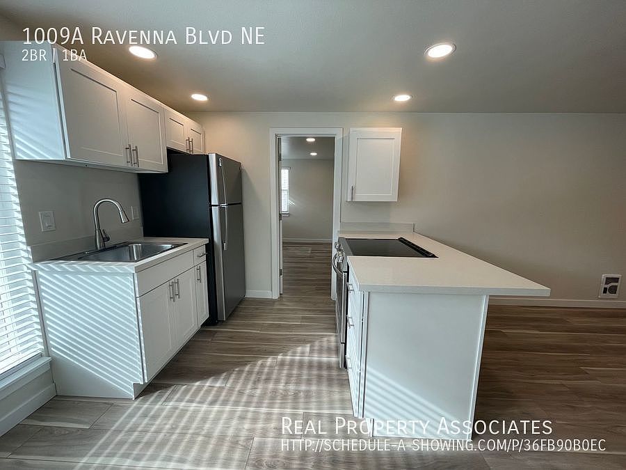 1st image of 1009A NE Ravenna Blvd