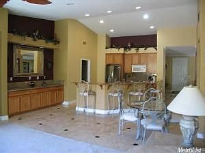 4th image of 1724 Canyon Creek Dr