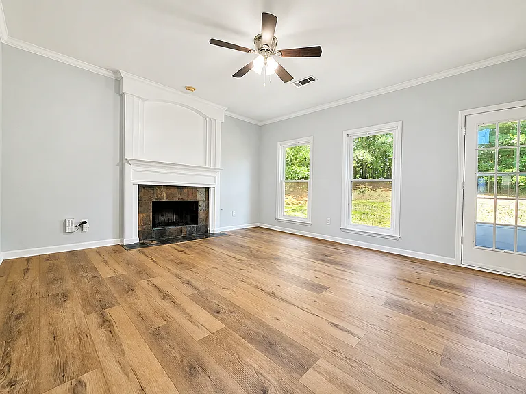 366 Belmont Chase Ct — Photo 4