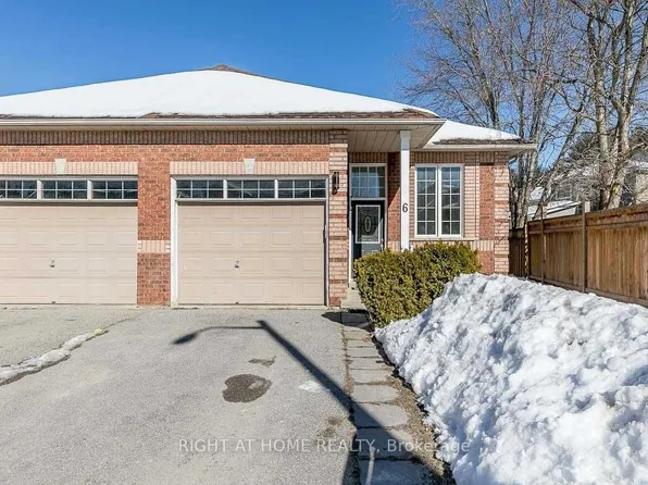 6 Peter St, Barrie, ON L4N 5R2