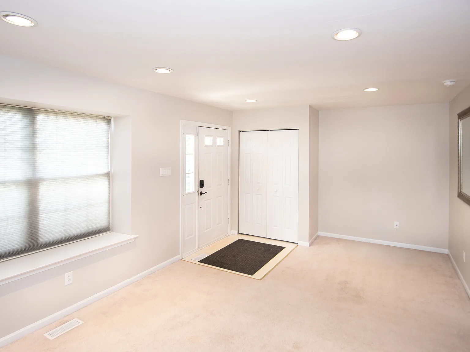 3 bed, 1.5 bath, 1536 sqft, $2,600 — Photo 3