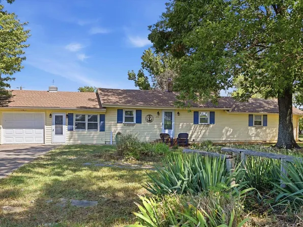 2742 Neill Pkwy, Vassar, KS 66543