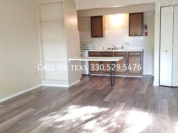 3rd image of 409 Sherman St APT 7
