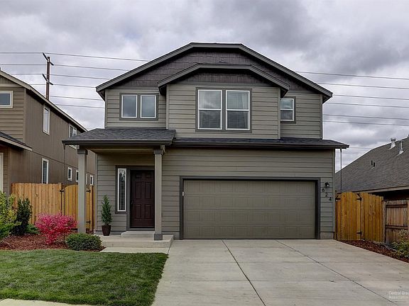 3rd image of 624 SE Gleneden Pl