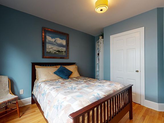 5th image of 912 Marlborough Ave