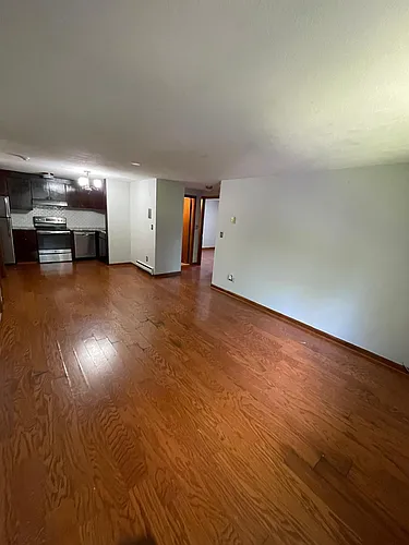 192 Bolton St Photo 1