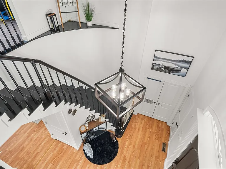 31 Cedar St — Photo 24