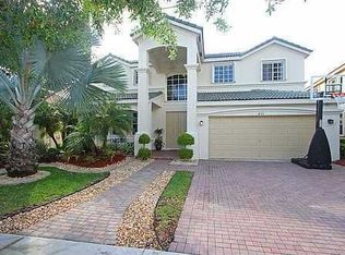 832 Tulip Cir, Weston, FL 33327