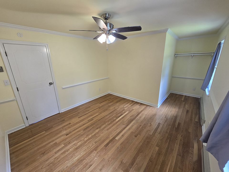 1st image of 213 Surrey Rd #3