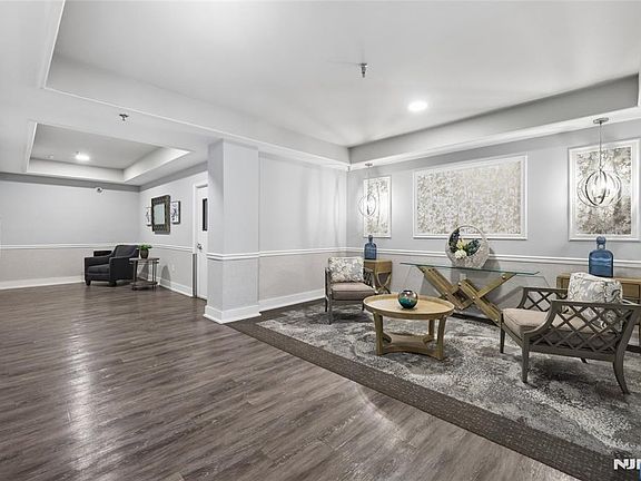 3rd image of 7118 Warrens Way