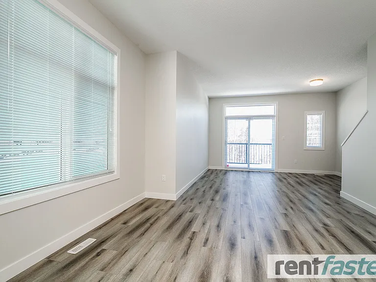 600 Bellerose Dr — Photo 42