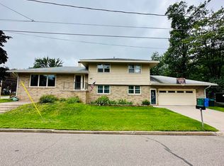 2001 Neidhart Ave, Marquette, MI 49855