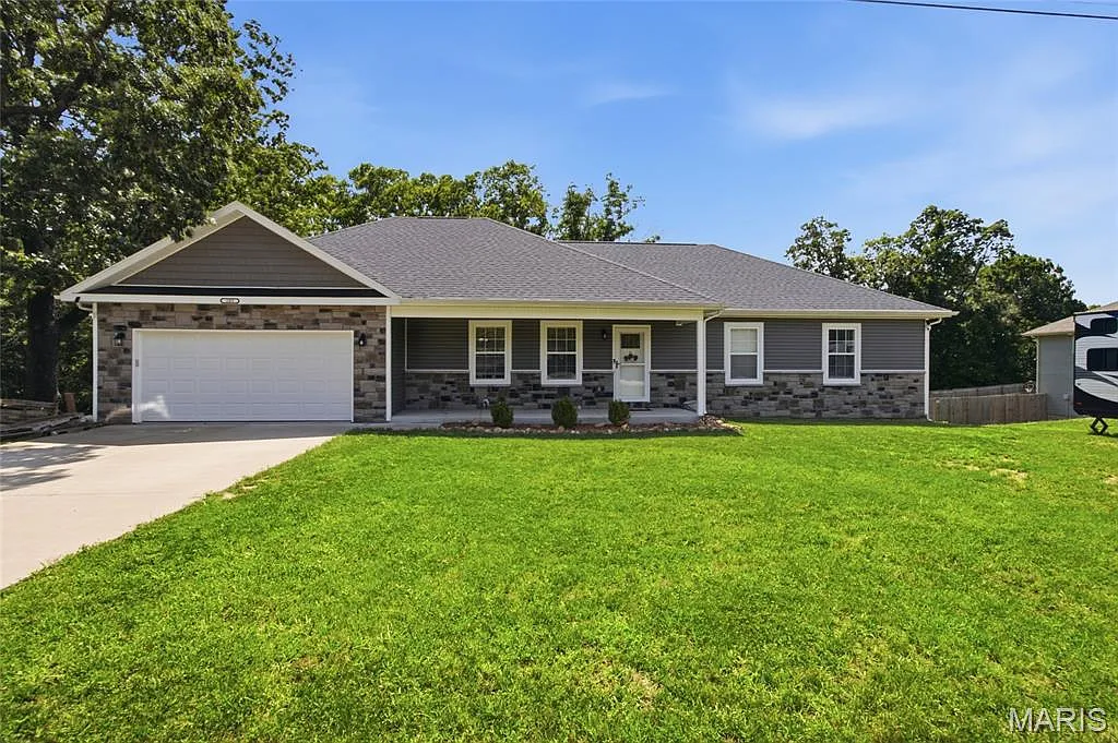 4 bed, 3.0 bath, 2300 sqft, $2,625 — Photo 1