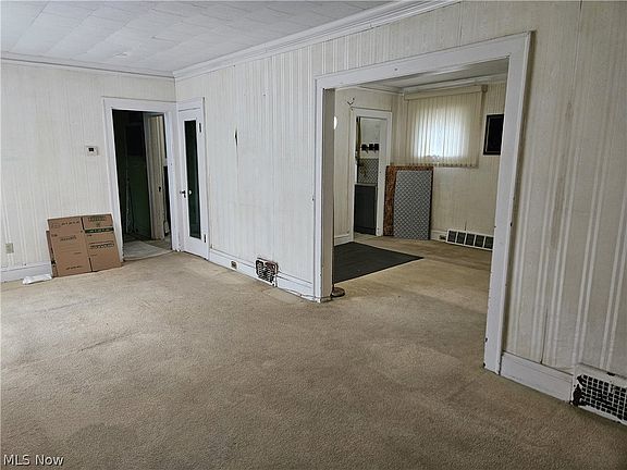 4th image of 411 E 112th St