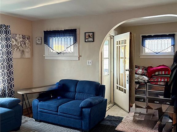 3rd image of 4038 Bailey Ave