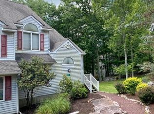 3 Beachwood Ct, Lake Harmony, PA