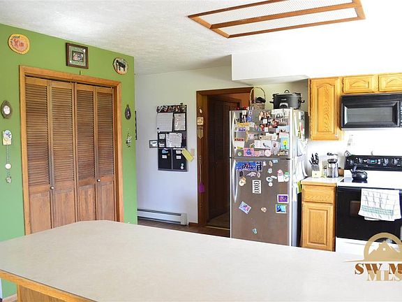 3rd image of 8798 Huffman Ln