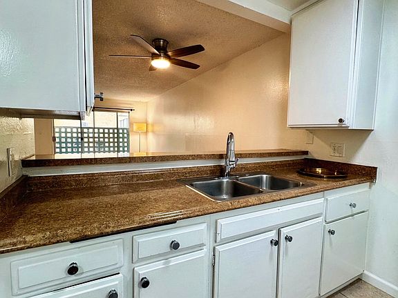 4th image of 333 N Berendo St #2d1a8e21f