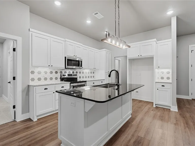 8 Leyland Dr — Photo 18