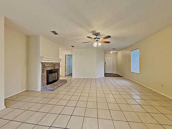 4th image of 4614 Green Meadow Dr