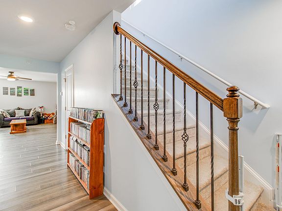 5th image of 133 Champions Ridge Ct