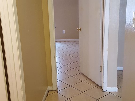5th image of 504 S Fairfield Dr APT E1
