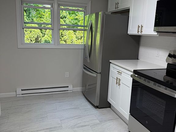 2nd image of 40-44 W Main St #42-5