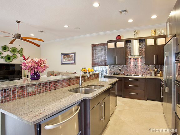 4th image of 324 Murcia Dr