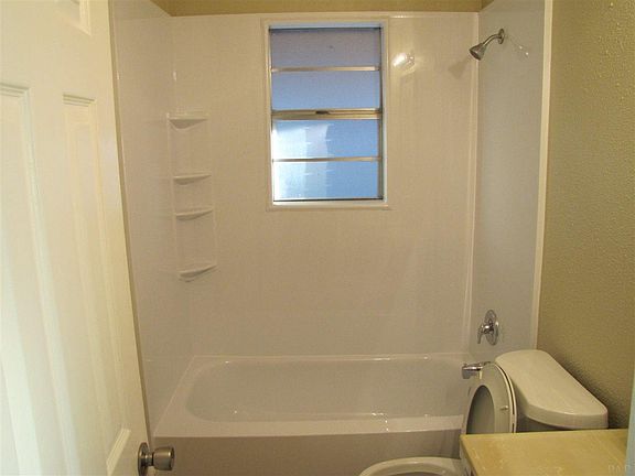 5th image of 7845 Lenora St