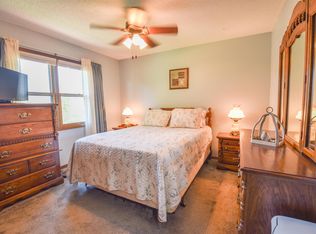 425 W 8th St, Burke, SD 57523