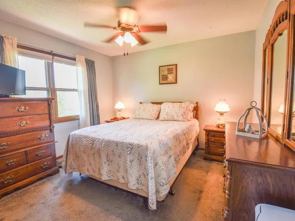 425 W 8th St Street, Burke, SD 57523